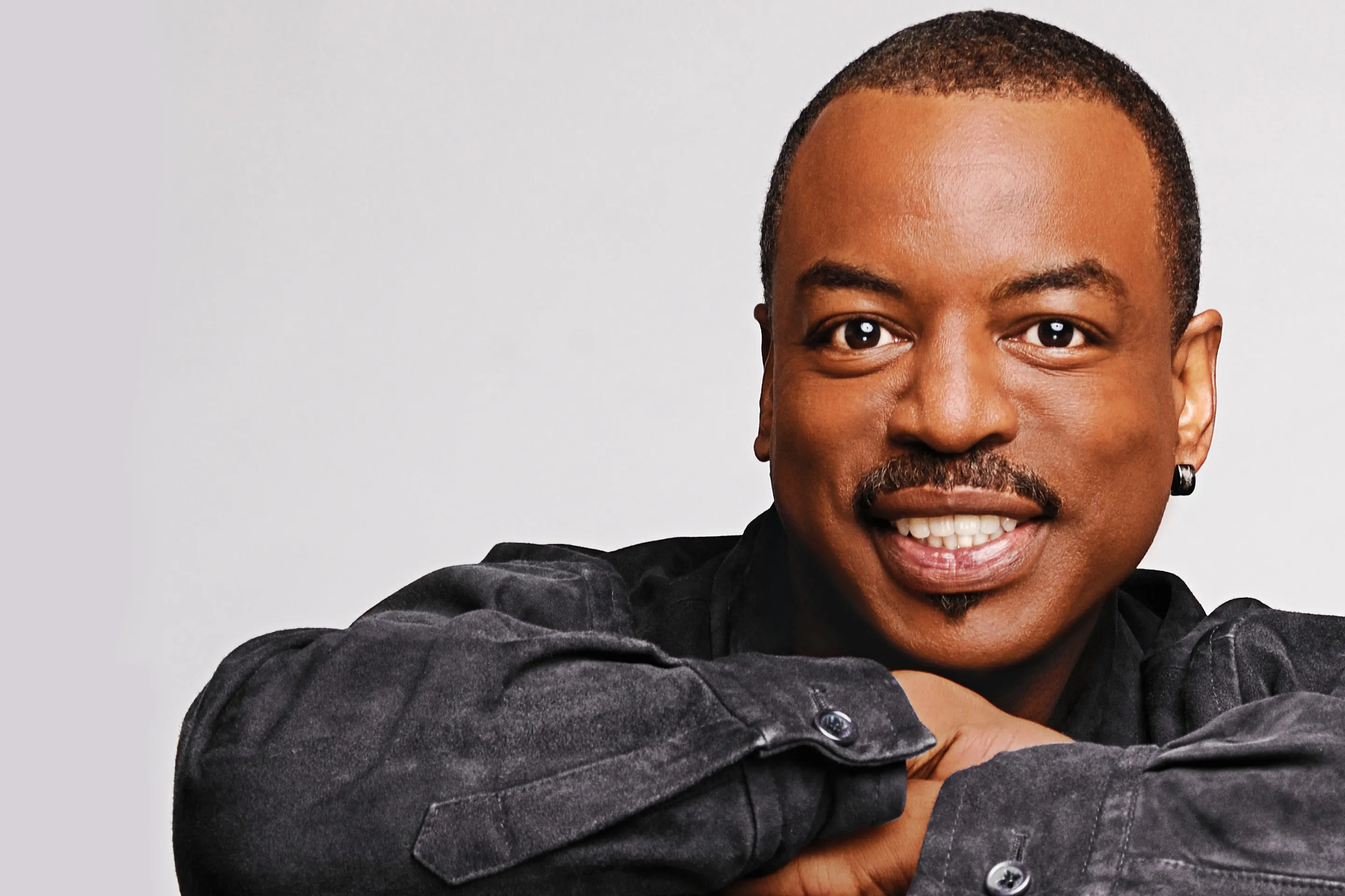 Reading Rainbow Star Levar Burton Hates Asking For Money Money