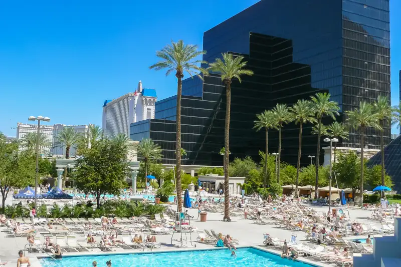 pools Las Vegas in a sunny day