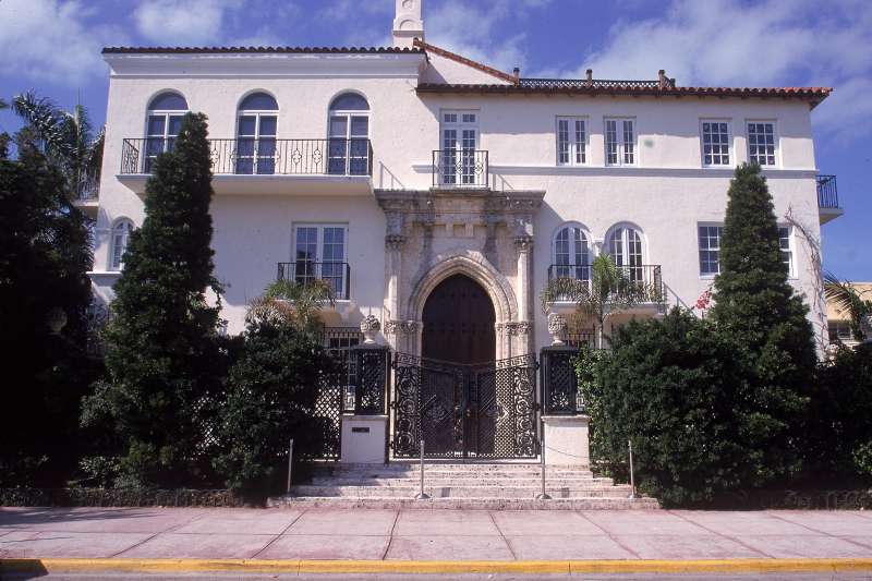 Mansion of designer Gianni Versace, in front of which he was murdered.  (Photo by Dave Allocca/DMI/The LIFE Picture Collection/Getty Images)