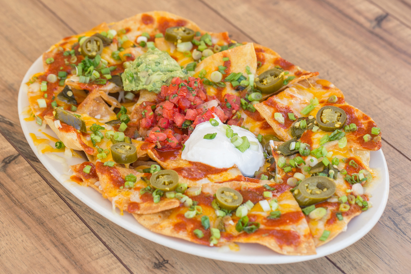 18023-cheesecake-factory-main-dishes-factory-nachos