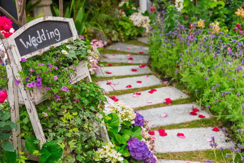 wedding banquet in garden