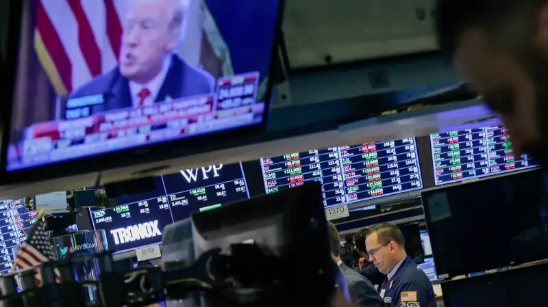 Dow Plunges Over 400 Points On News Of New Steel And Aluminum Tariffs