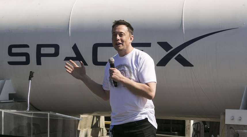 SpaceX CEO Elon Musk congratulates teams competing on the Hyperloop Pod Competition II at SpaceX's Hyperloop track in Hawthorne, Calif., . The Hyperloop system built by SpaceX is approximately one mile in length with a six-foot outer diameter. The WARR team from Tech University Munich won the Hyperloop Pod Competition II with a peak speed of 324 kilometers per hour (201 mph
                      SpaceX Musk, Hawthorne, August 27, 2017.