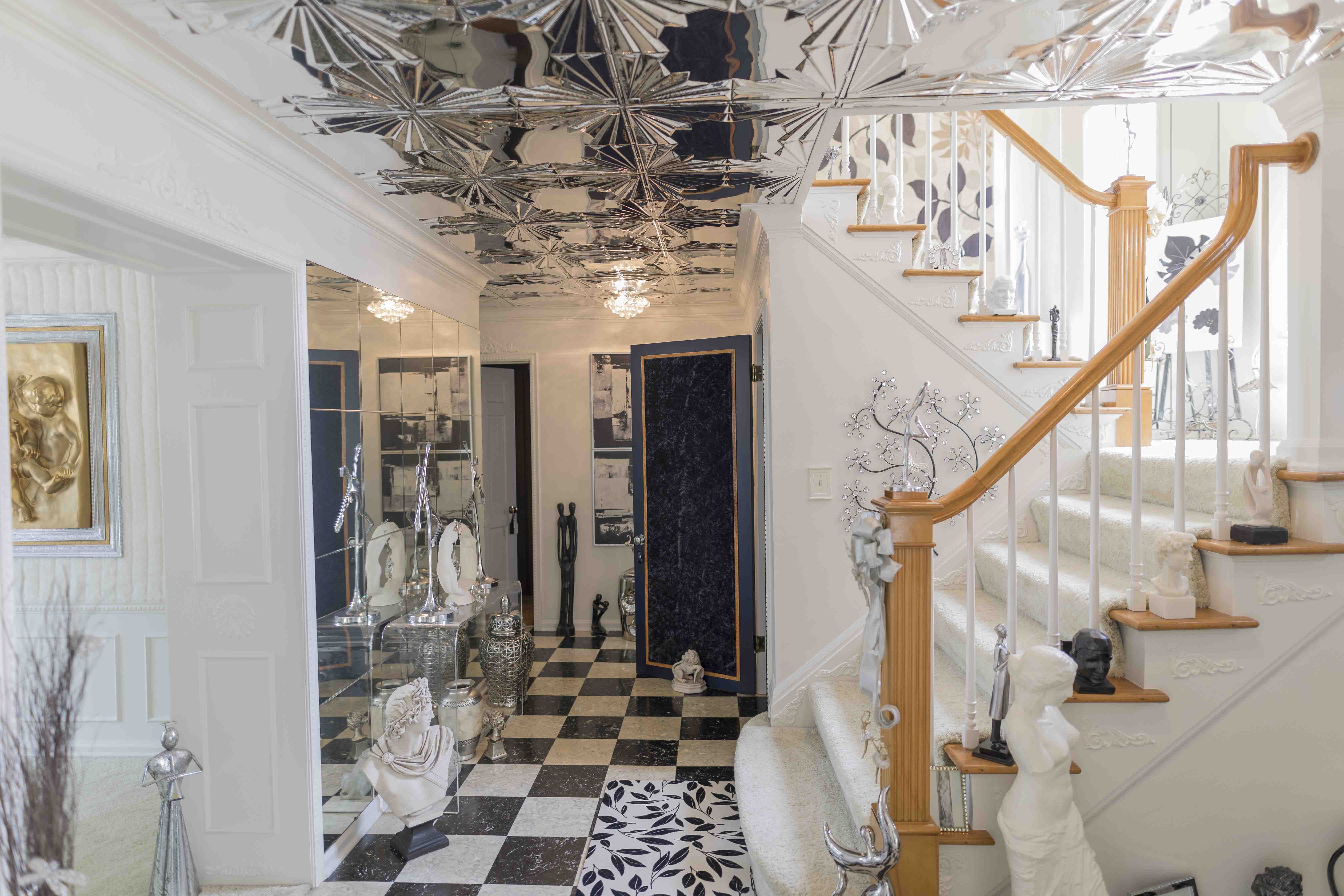 The ‘Mind-Blowing Flair’ Inside This House for Sale Is Driving the Internet Crazy