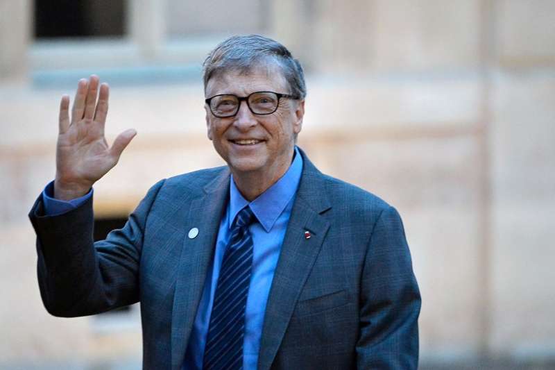 Bill Gates arrives for a meeting with French President Emmanuel Macron on December 12, 2017 in Paris, France.