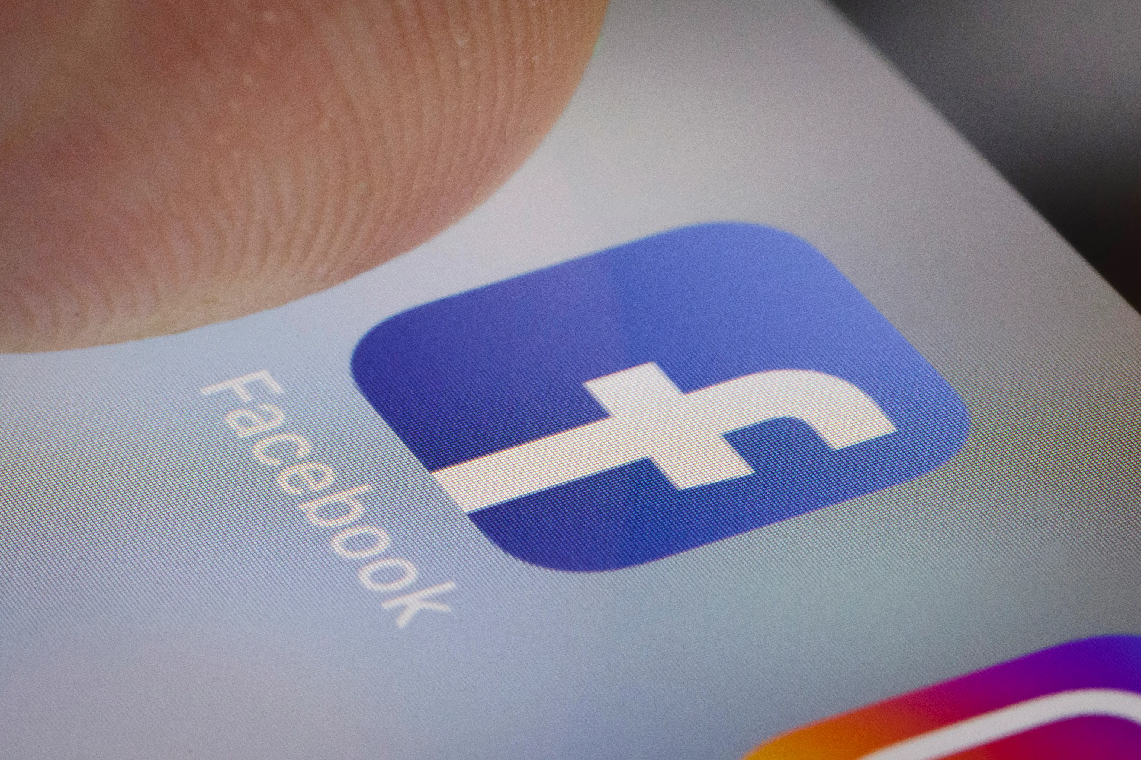 how to change app settings on facebook