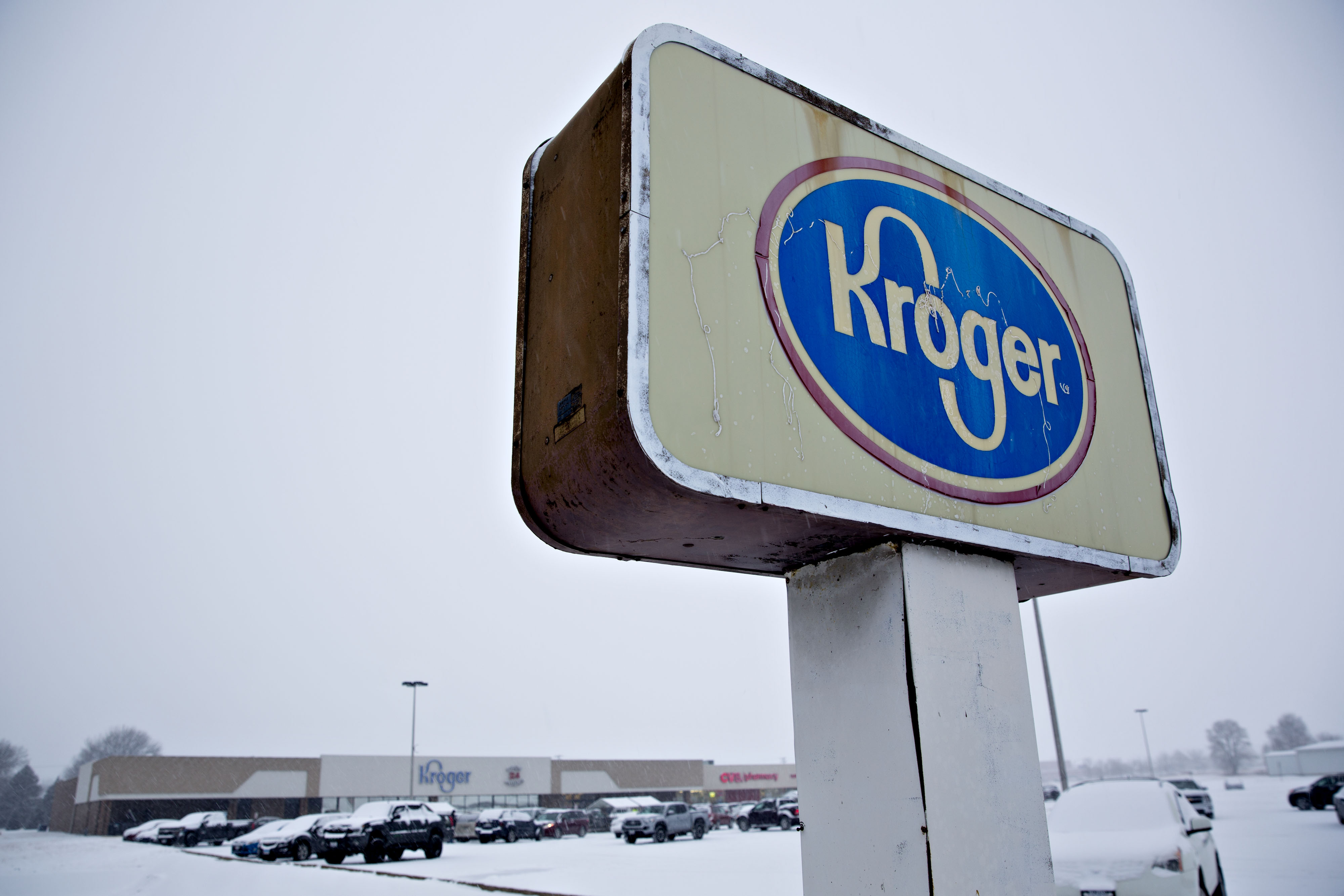 Why Kroger Will Stop Accepting Visa at Some Stores Money