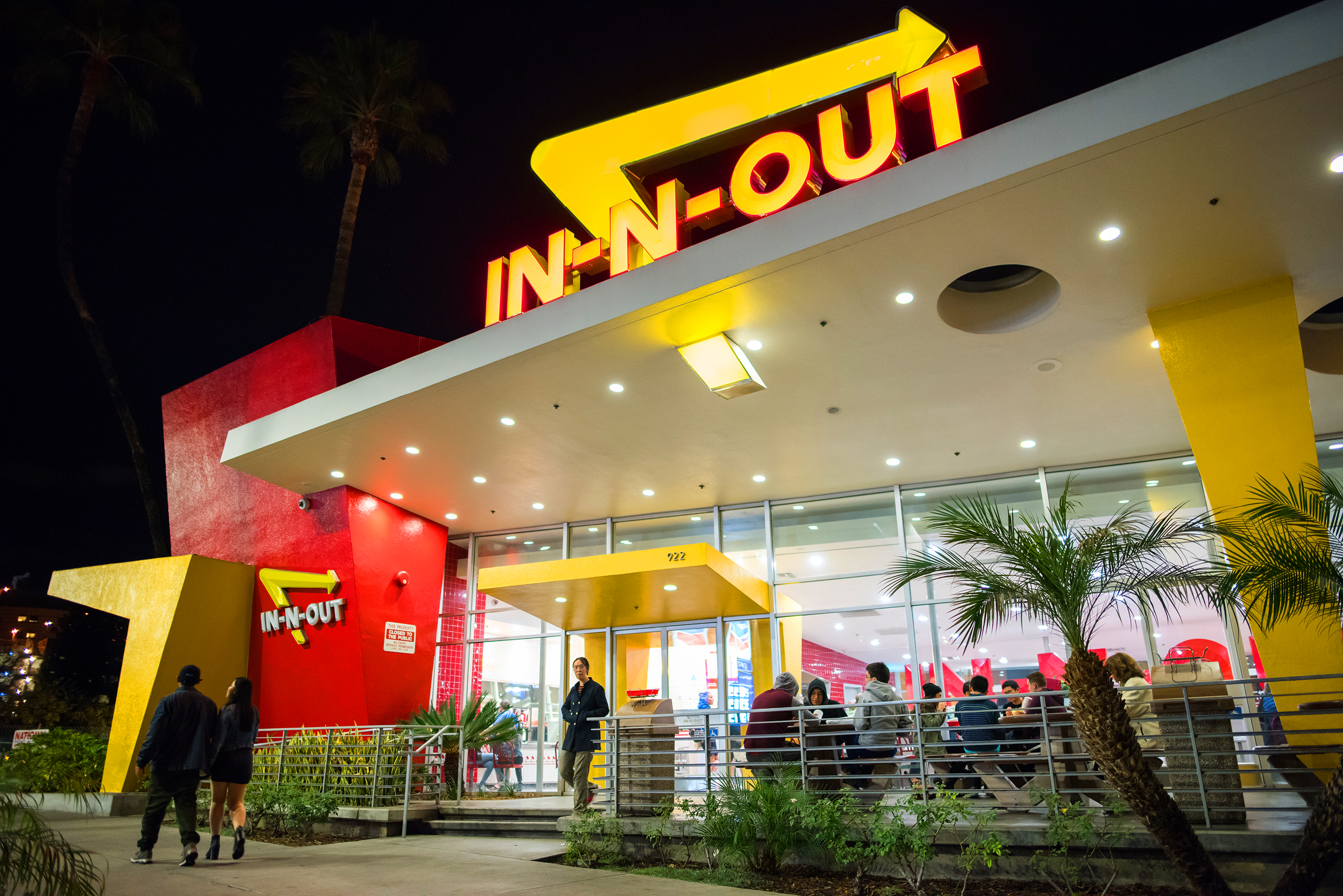 Los Angeles, CA: January 13, 2017: In-N-Out Burger fast food restaurant in Westwood, California. In-N-Out Burger is a private company with 313 locations. ; Shutterstock ID 560049205; Publication: Money; Job: 4/5/18 Fast Food; Client/Licensee: Sarina Finkelstein; Other: