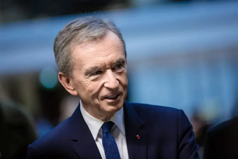 BERNARD ARNAULT CEO OF THE LVMH GROUP LOUIS VUITTON MOET HENNESSY