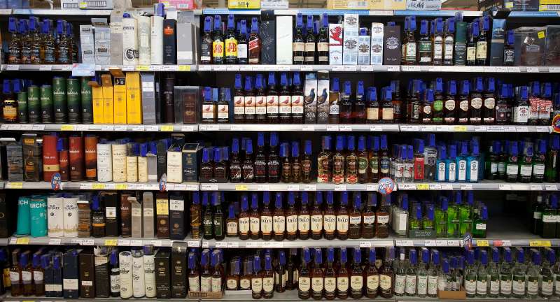 Inside a Supermarket As U.K. Consumer Confidence Falls
