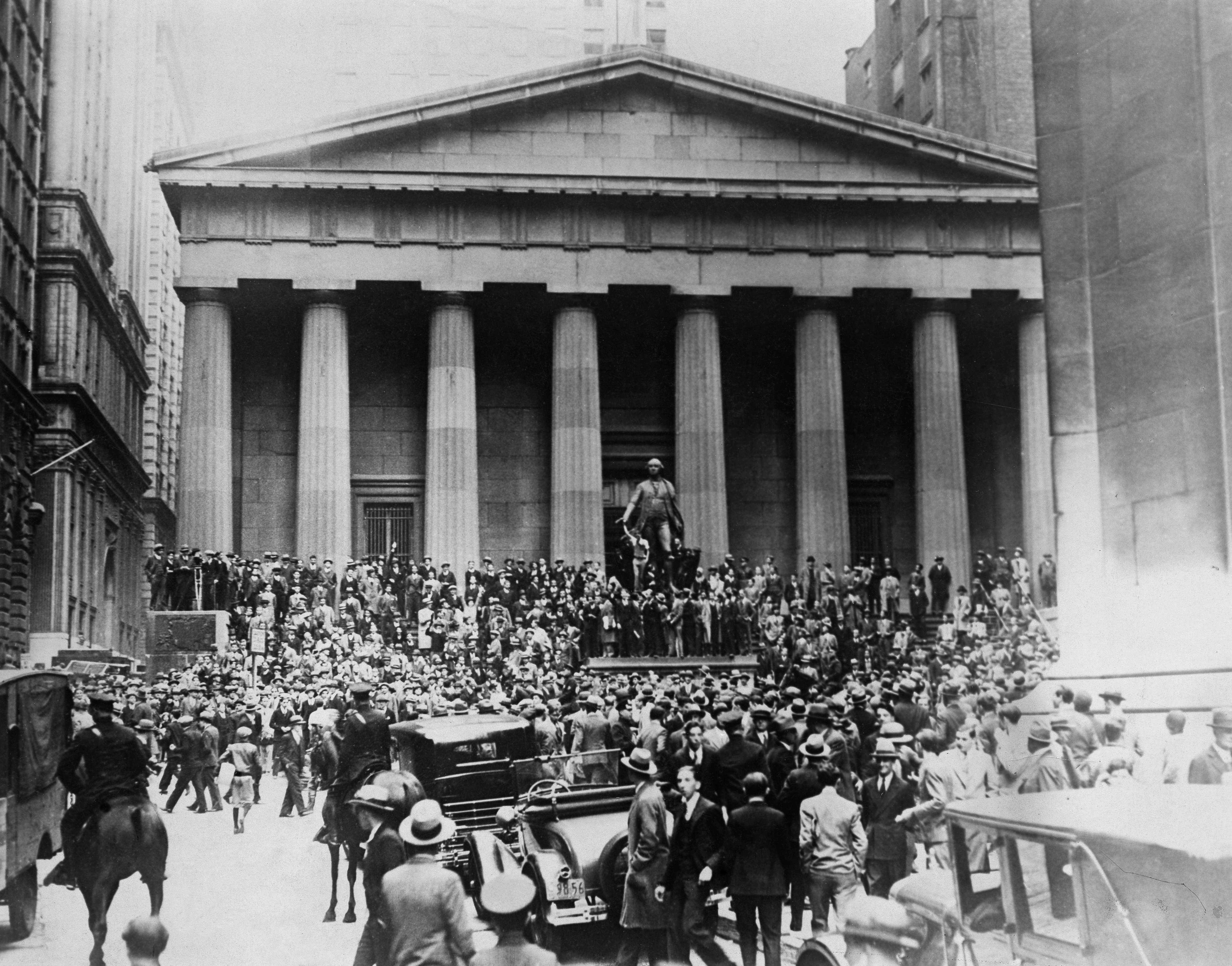 1929 год был назван годом. Великая депрессия в США 1929-1933. Нью-Йоркская фондовая биржа 1929. Крах Уолл стрит 1929. Крах Нью йоркской биржи 1929.