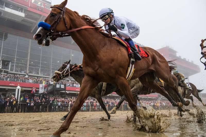 Justify racing at the 143rd Preakness Stakes