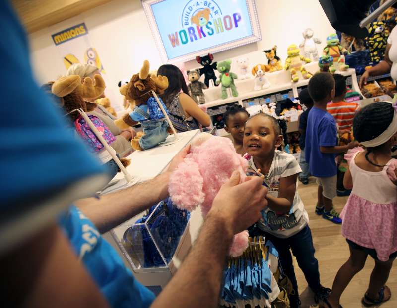Children shopping at Build-A-Bear at Mall of America