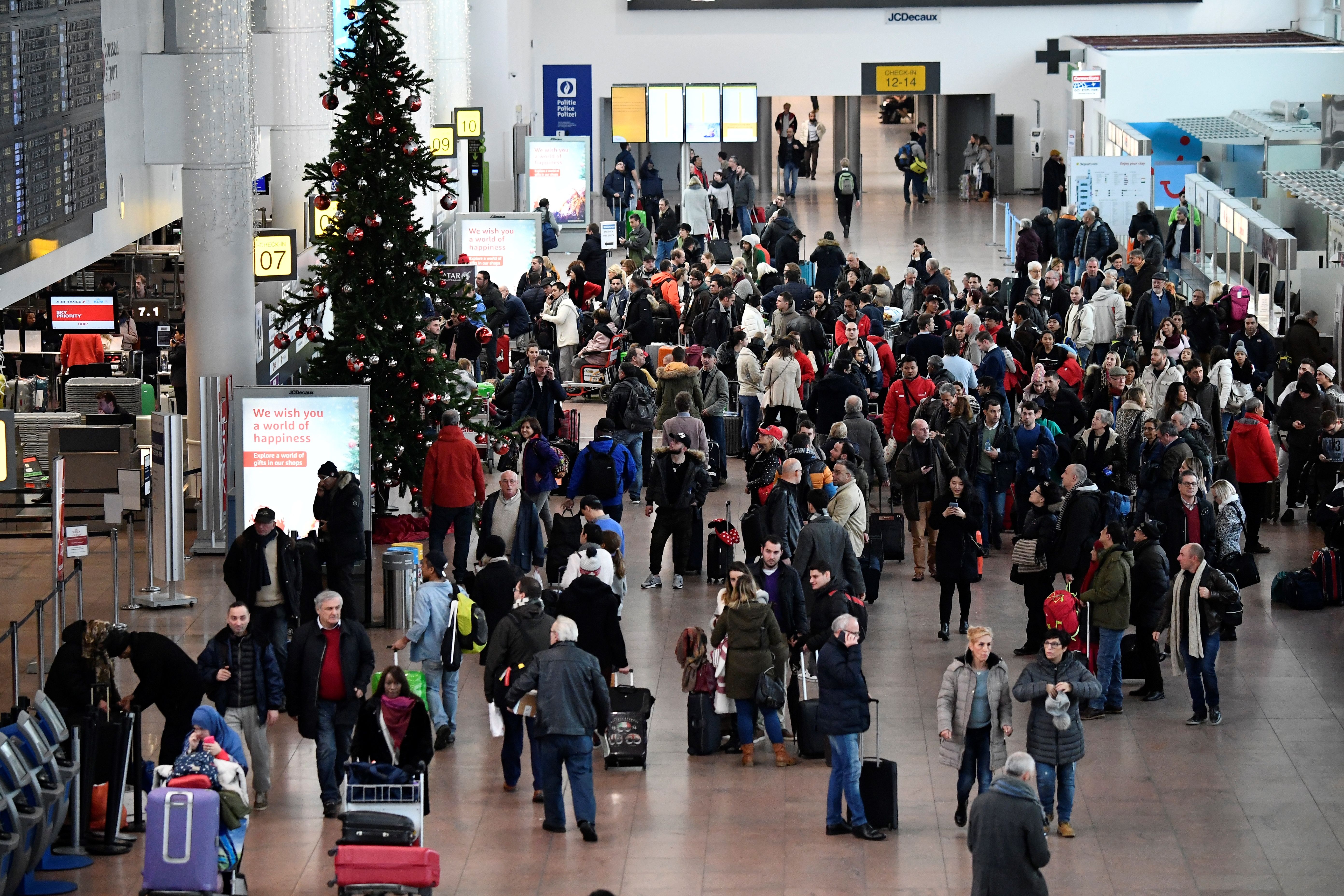 This Is the Last Day to Buy Cheap Flights for Christmas