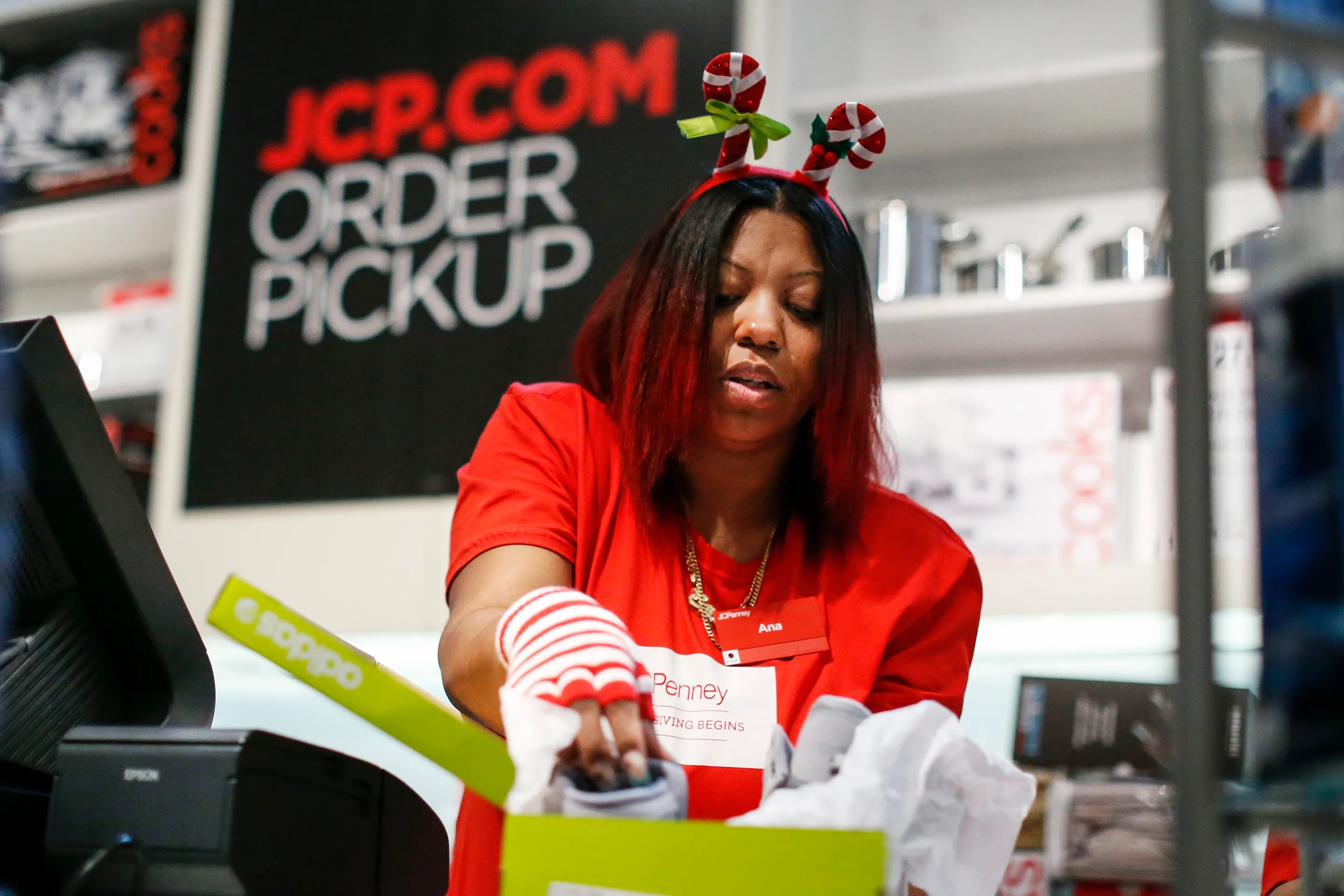 Looking for a Seasonal Job? Amazon, Target, and Others Are Hiring Like Crazy Right Now