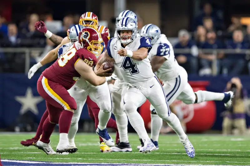 football in thanksgiving