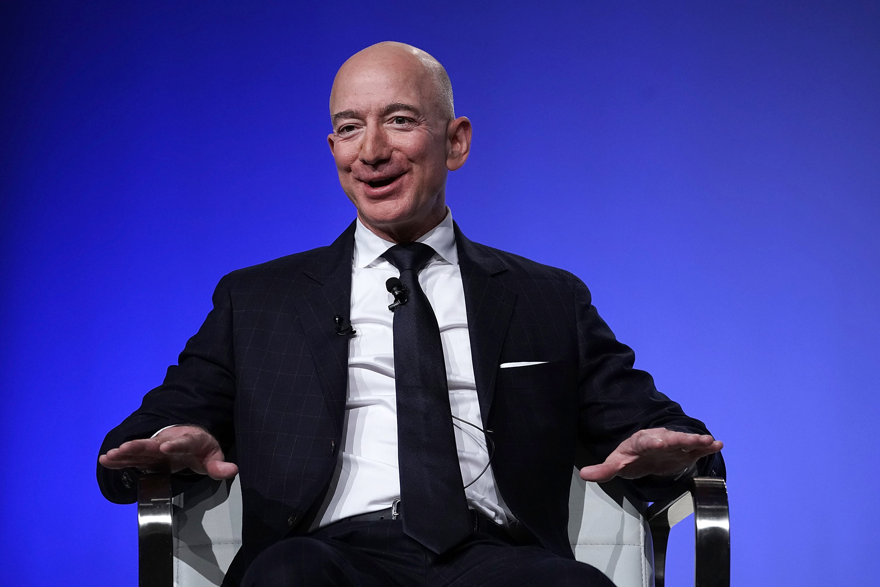 Jeff Bezos Got So Rich in 2018 That He Now Makes More Per Minute Than You Do in a Year