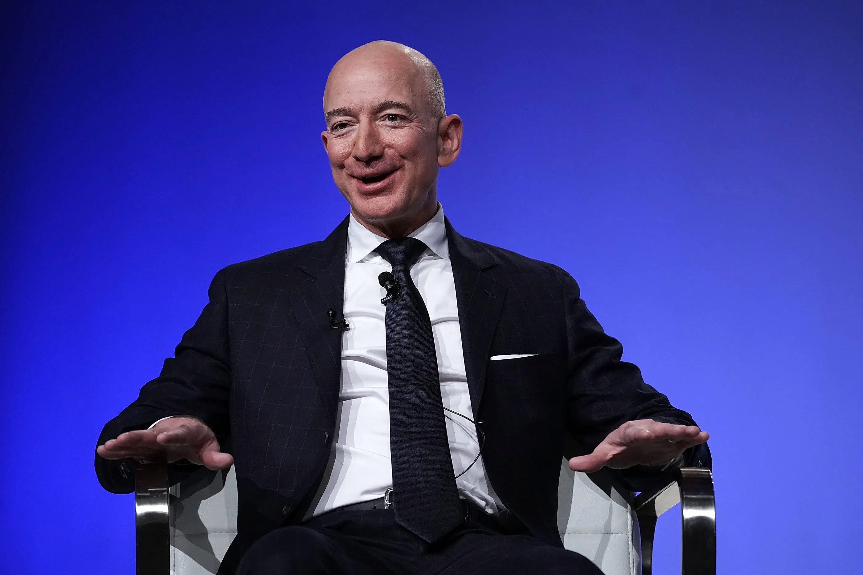 Jeff Bezos Got So Rich in 2018 That He Now Makes More Per Minute Than You Do in a Year