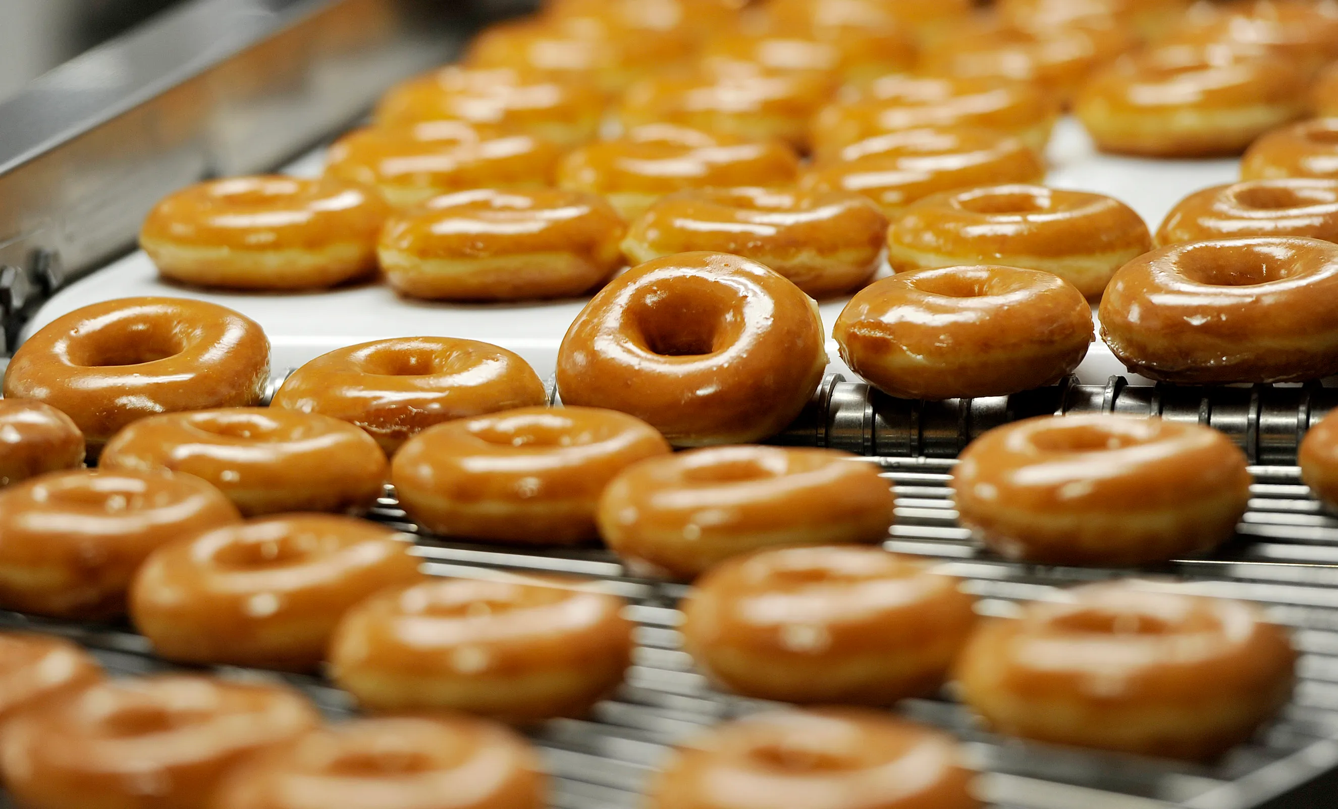 Krispy Kreme Donut Deal Buy A Dozen Doughnuts For 1 Today Money