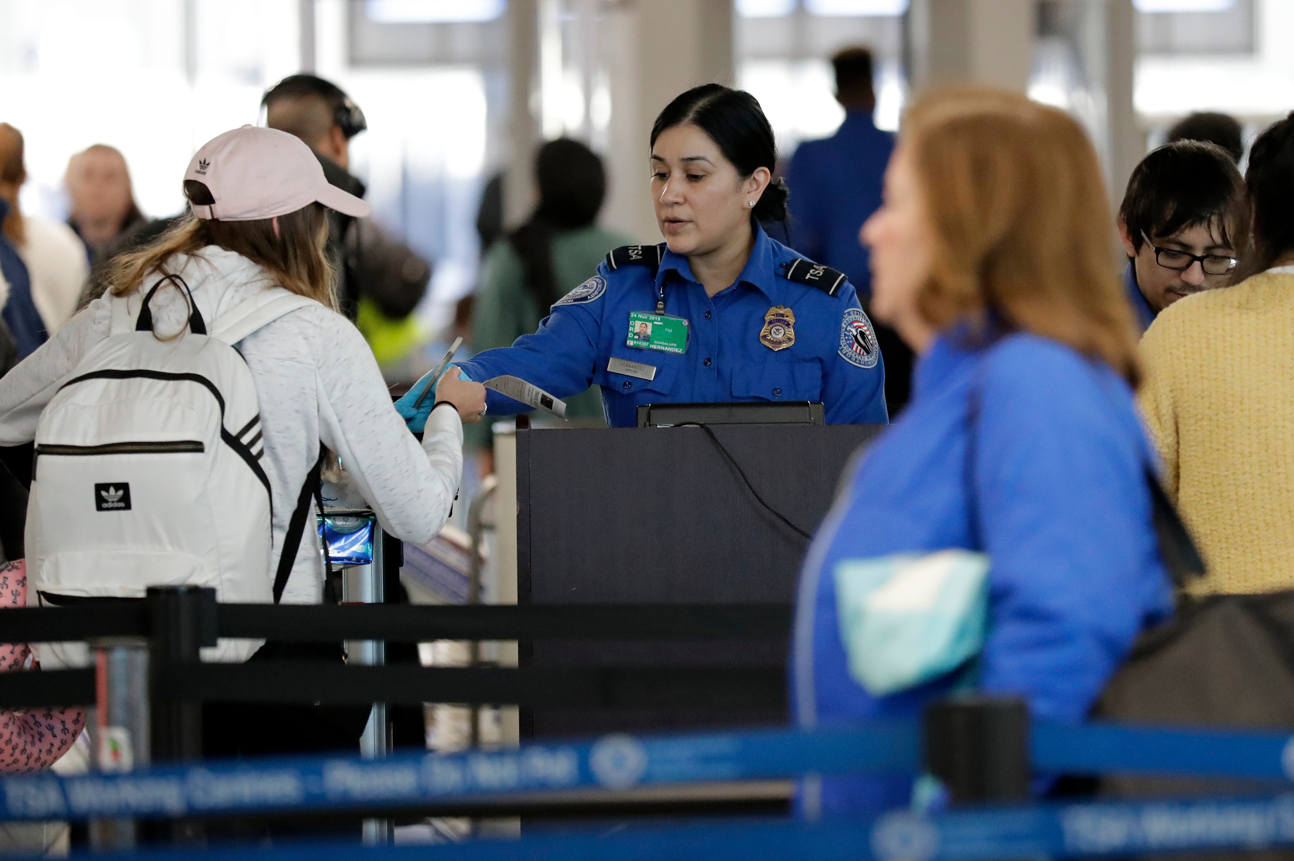 Government Shutdown TSA Workers Struggling to Make Ends Meet Money