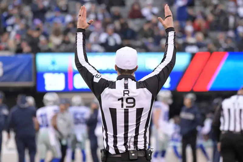 How Much to NFL Refs Get Paid?