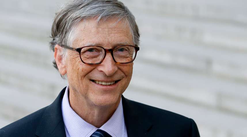 Bill Gates  speaks to the media after his meeting with French president Emmanuel Macron at the Elysee Palace on April 16, 2018 in Paris.