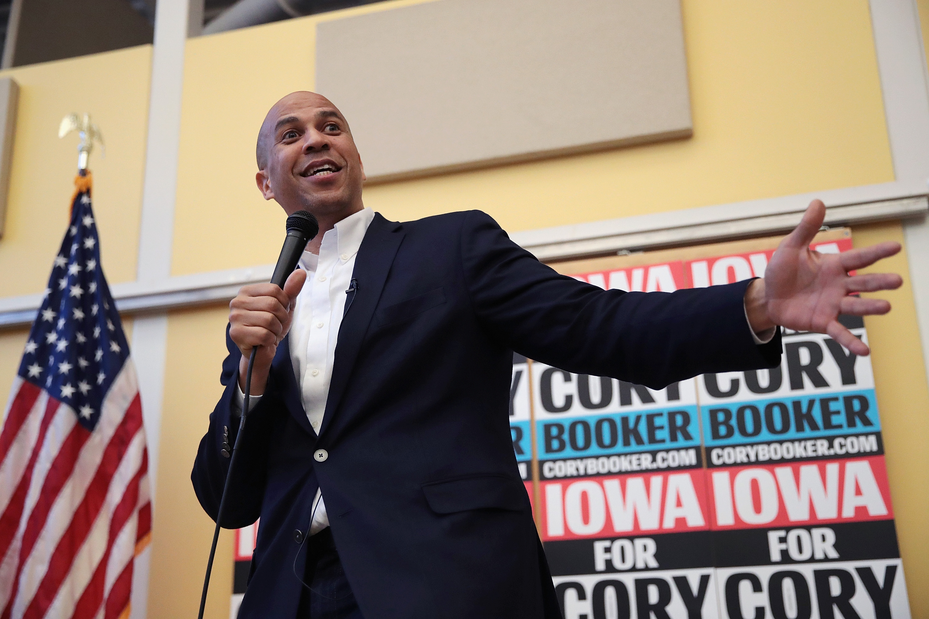 Democratic Presidential Candidate Sen. Cory Booker Campaigns In Des Moines, Iowa