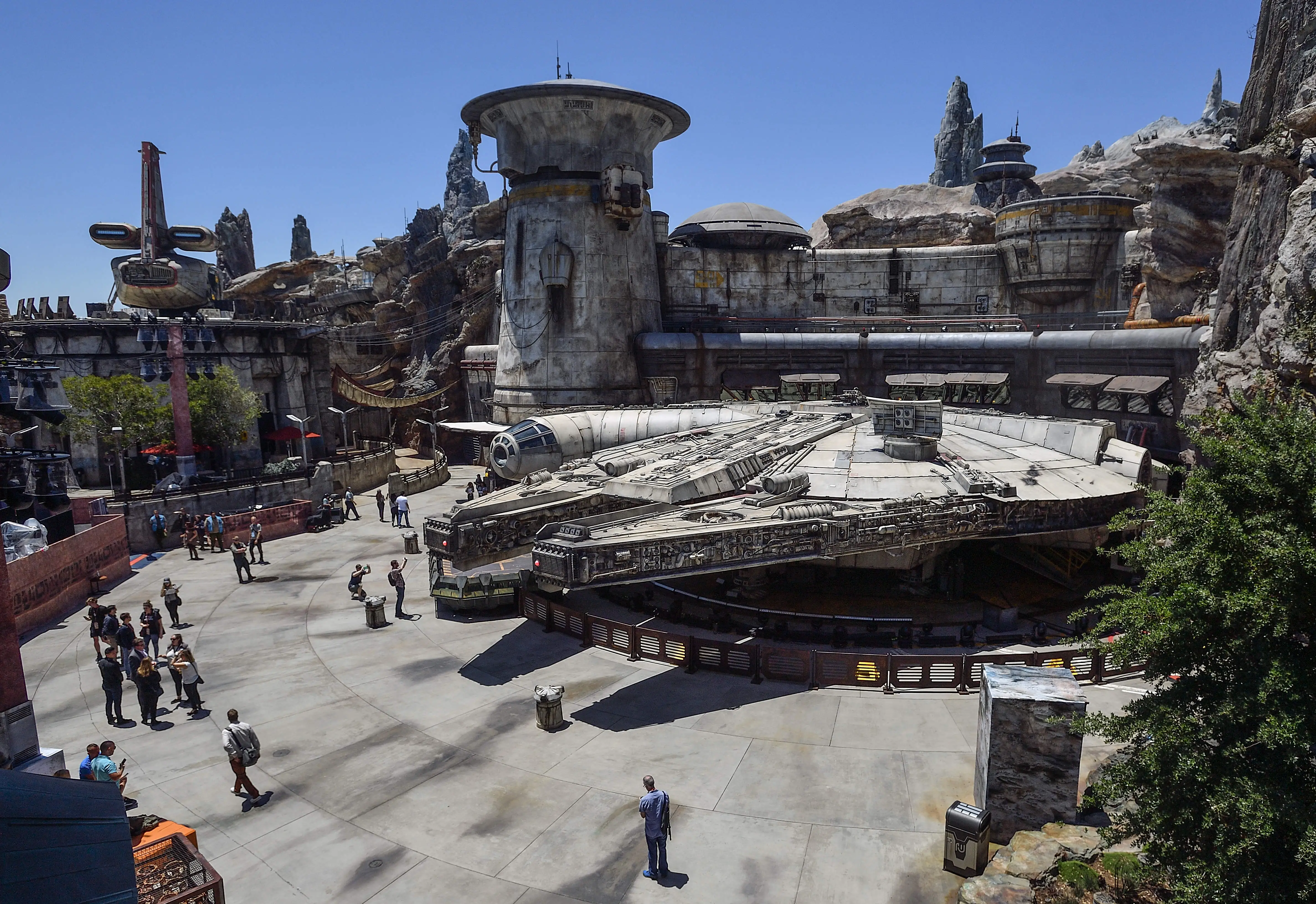 Bewolkt Hertellen Feodaal Disneyland, Disney World: Star Wars Land Tips to Save Money | Money