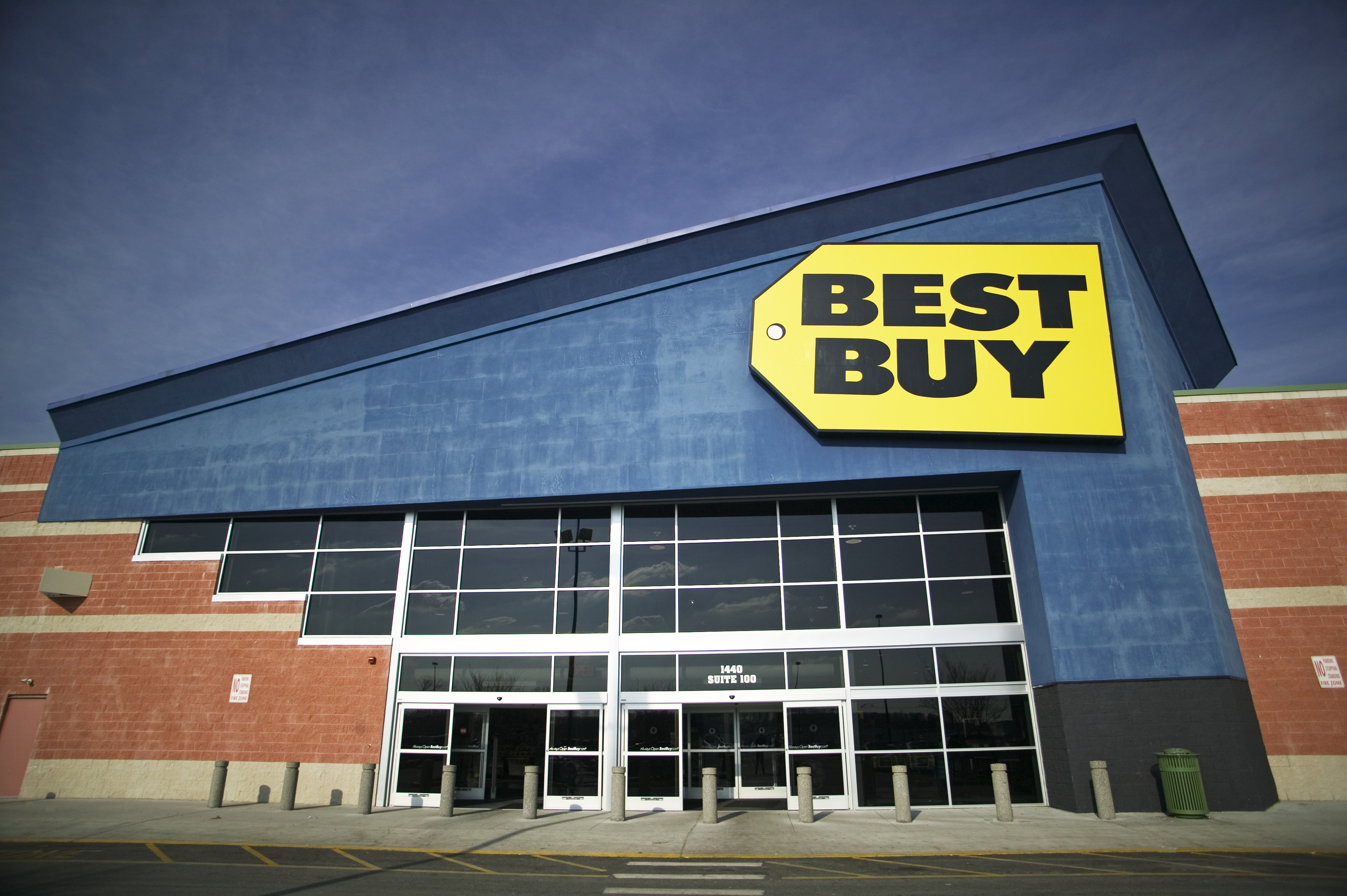 Best Buy's New Sale on Premium TVs Comes With a Guarantee the Deals Are as Cheap as Black Friday