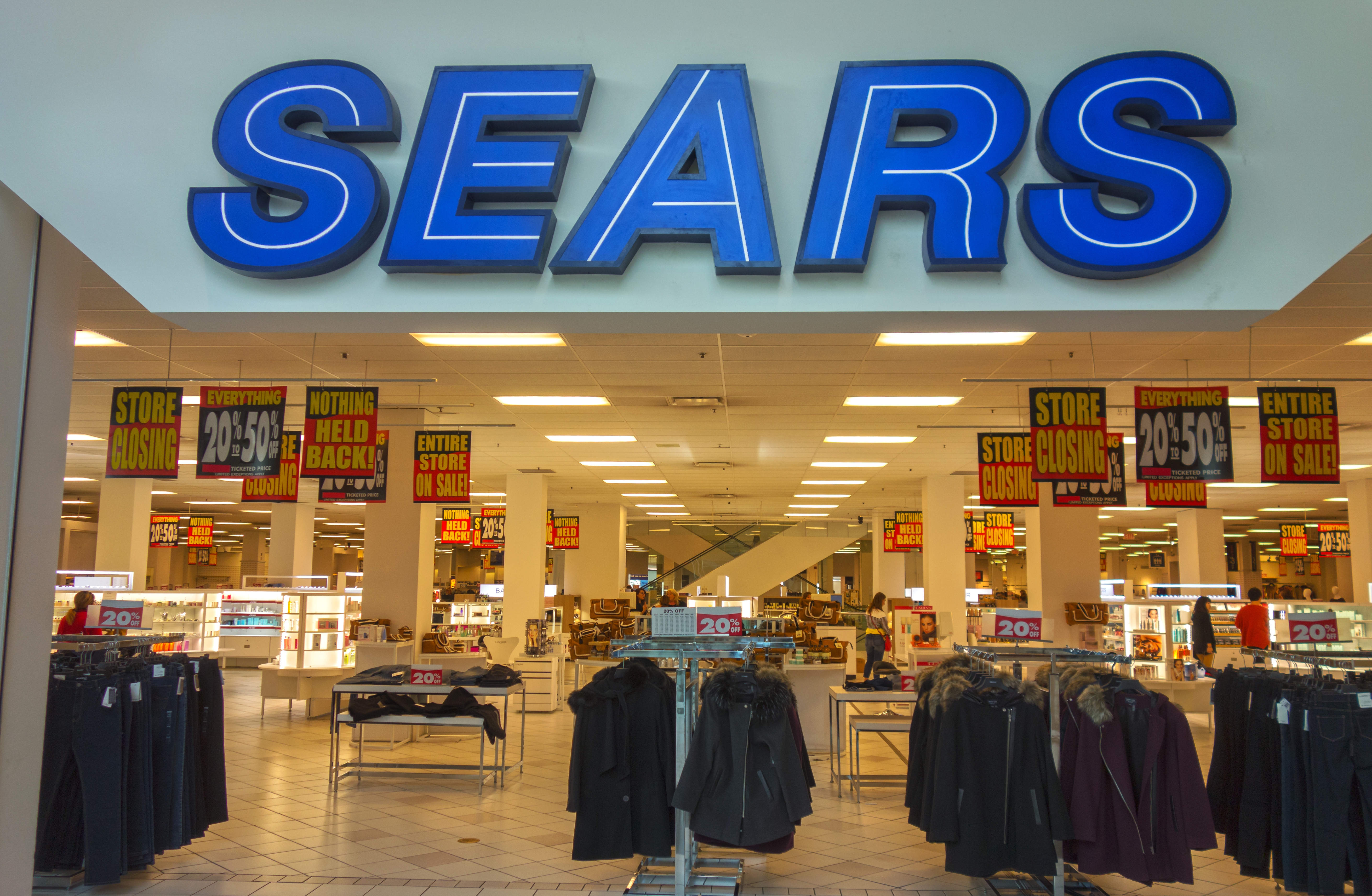 Sears Is Closing Nearly 100 More Stores Right After Black Friday. Here's the Full List