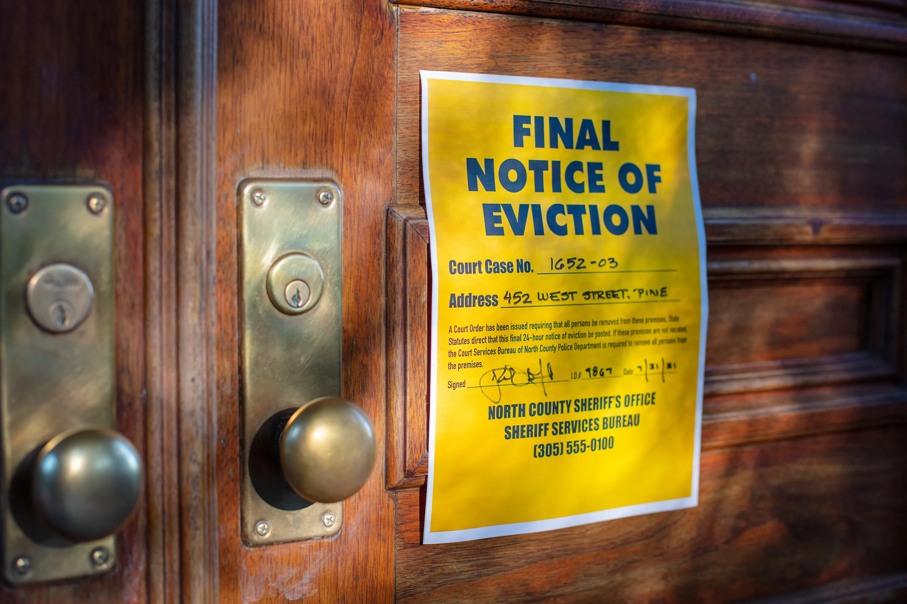 How would one create doors like the ones from Eviction Notice