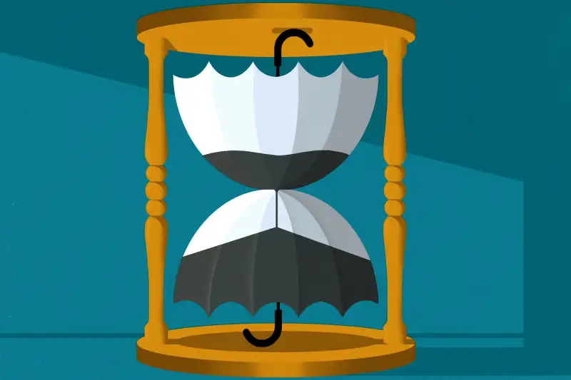 A hourglass is made of two umbrellas.