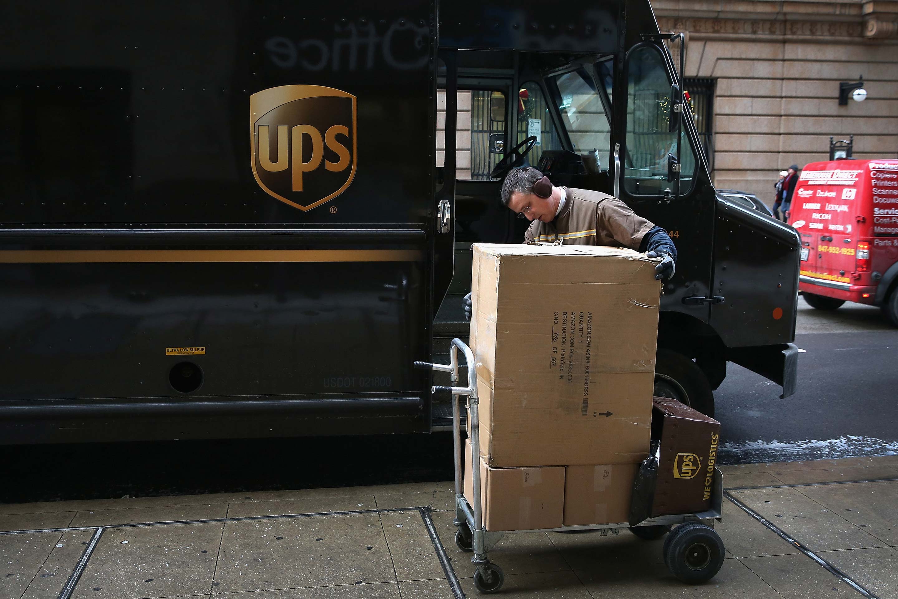All the Holiday Shipping Deadlines for FedEx, UPS and USPS (and Why You Probably Shouldn't Trust Them)