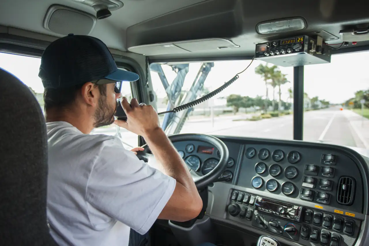 16 essential safety tips for truck drivers to know