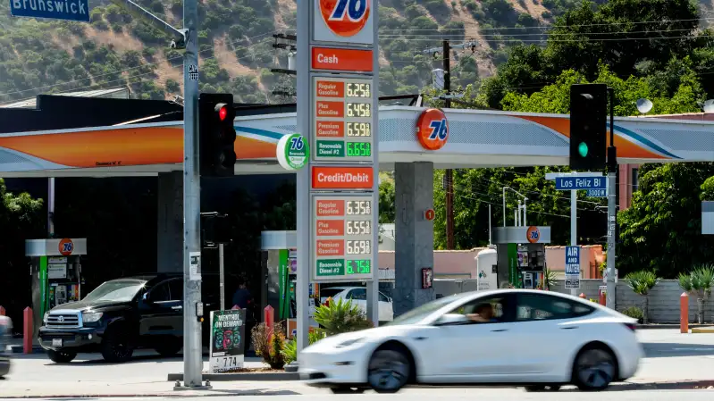 High gas prices on May 31, 2022 in Los Angeles California