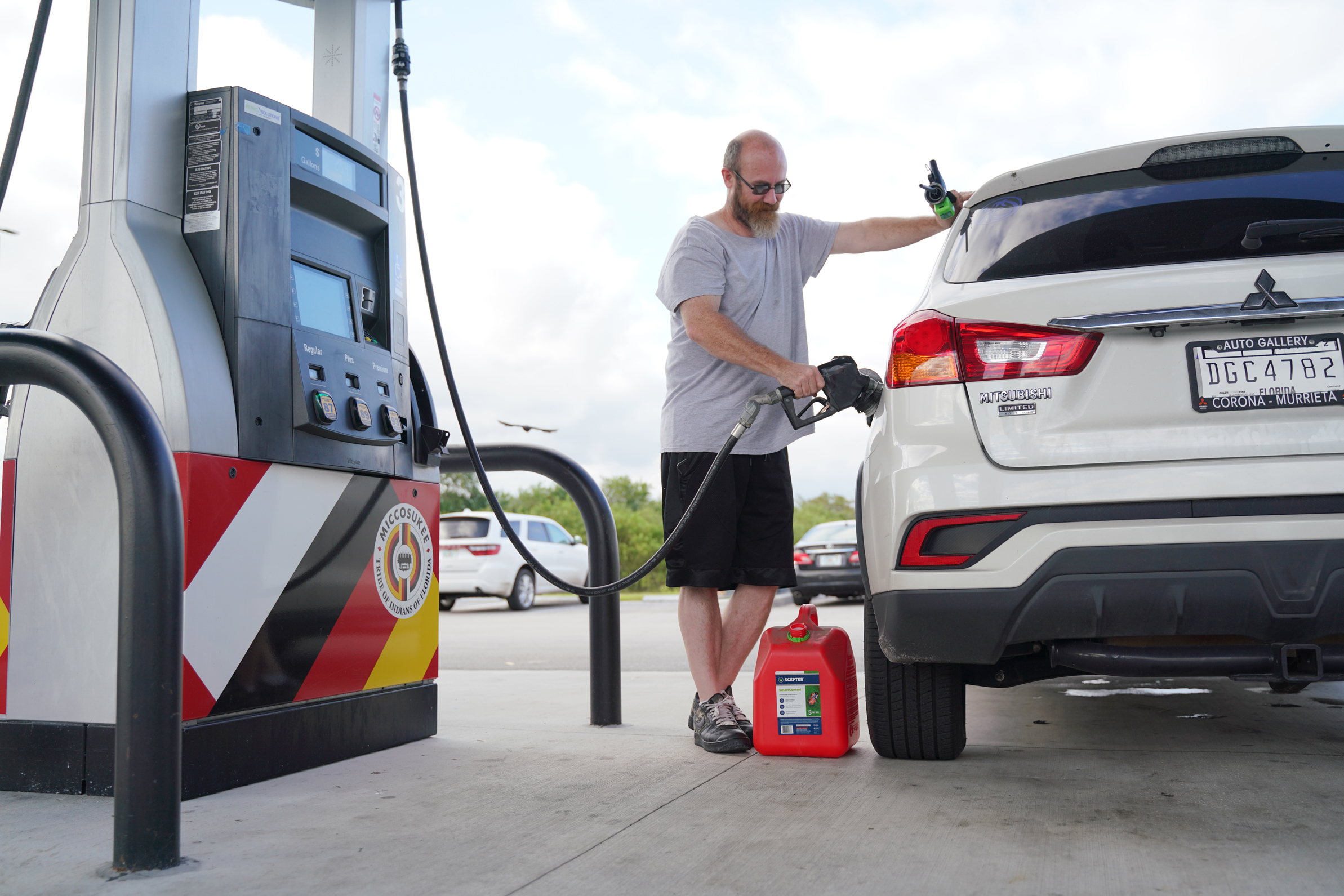Why Gas Prices Aren't Falling Like Forecasts Predicted