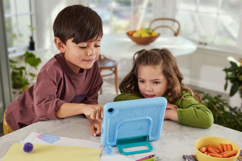 Kids Playing on Amazon Tablet