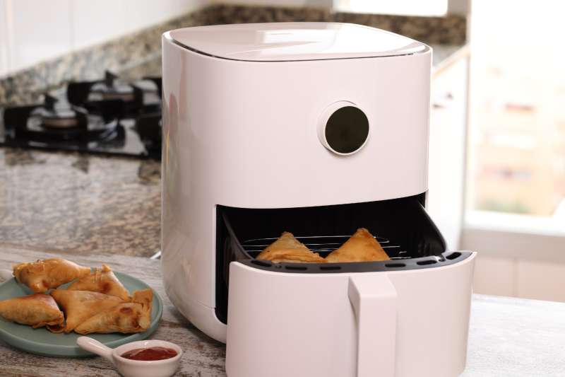 Hot Air Fryer with Samosa