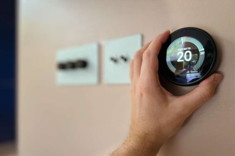 Regulating heating temperature with a modern smart thermostat