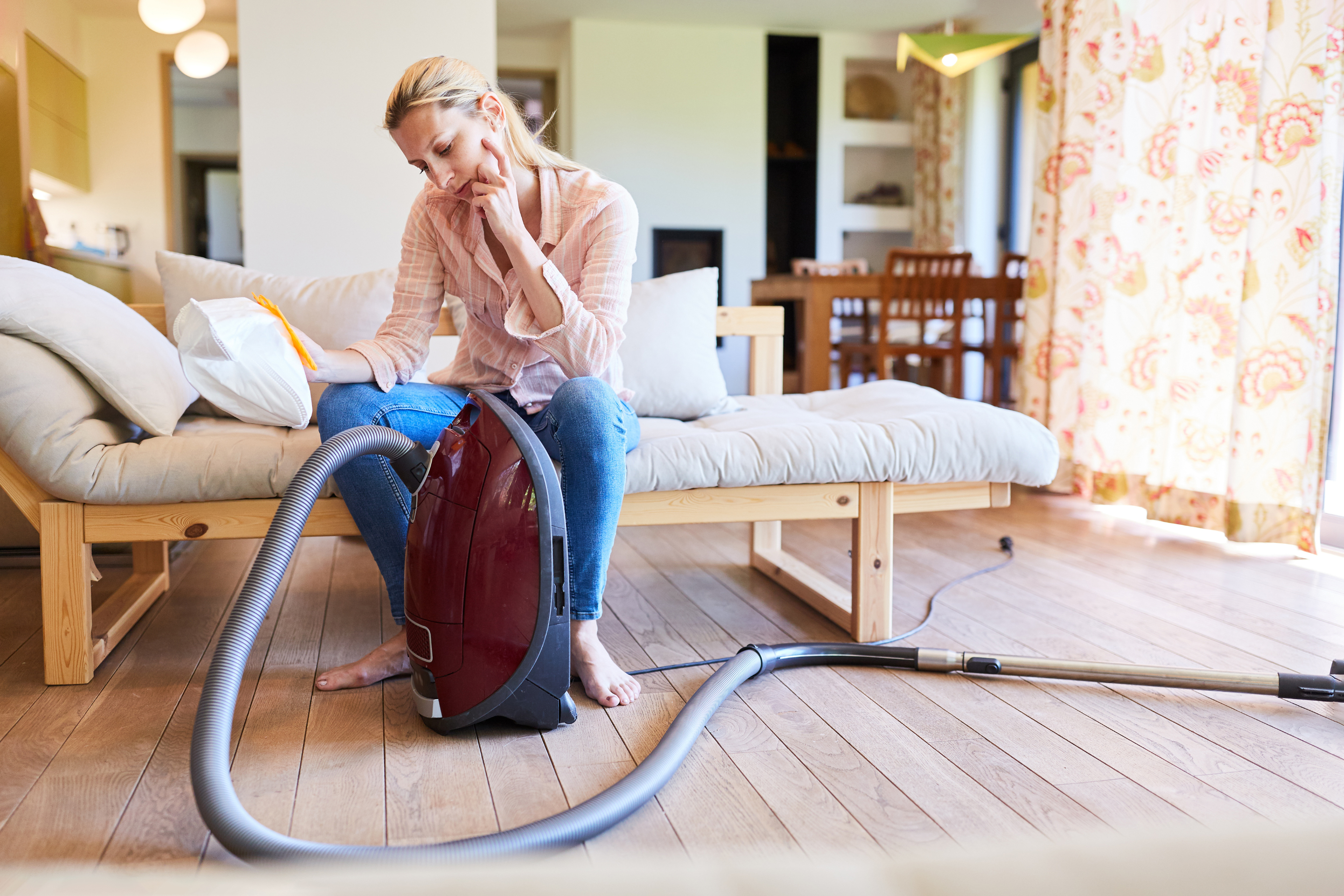 Apartment Living: How to Fix a Vacuum Cleaner With No Suction