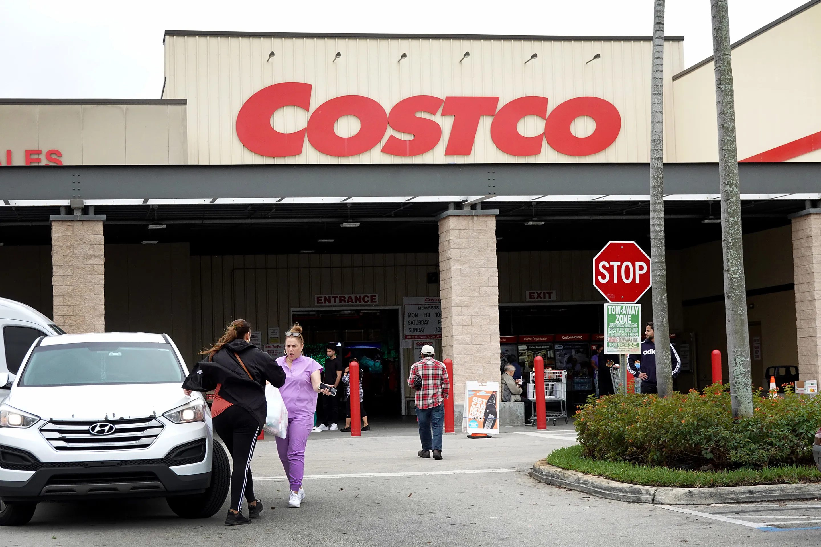 North Canton, Ohio finally got a Costco. Had to go see all the good💓