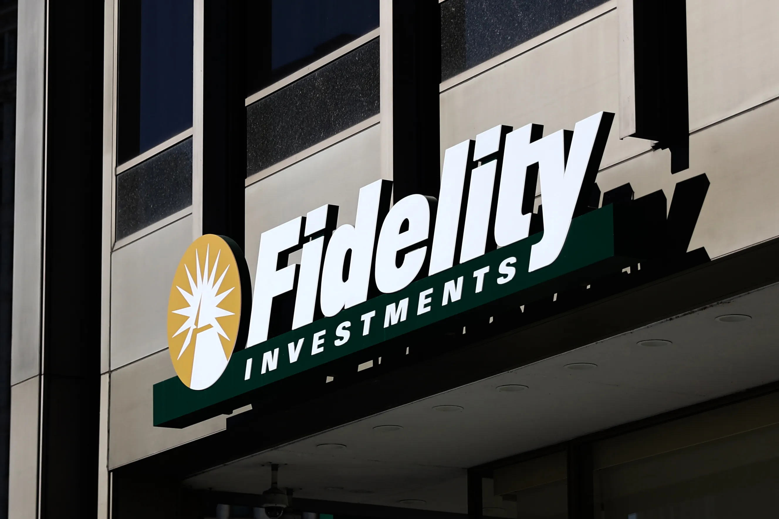 After Fidelity 'Glitch,' Frustrated Customers Face Restrictions on Deposits