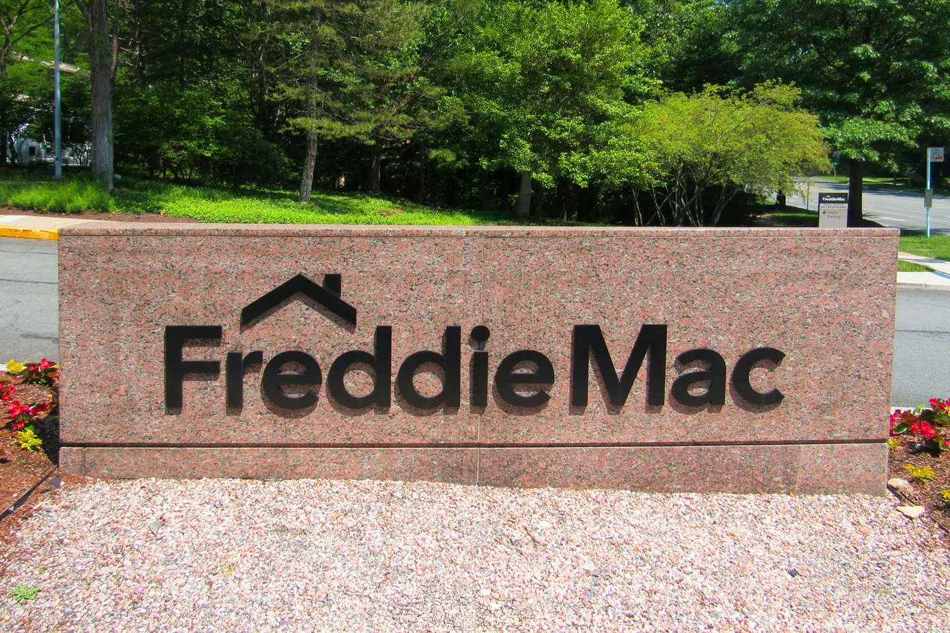 How Privatizing Fannie Mae and Freddie Mac Could Affect Homebuyers