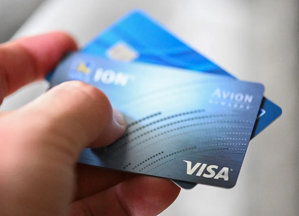 Your Credit Card Grace Period Can Disappear When You Carry a Balance